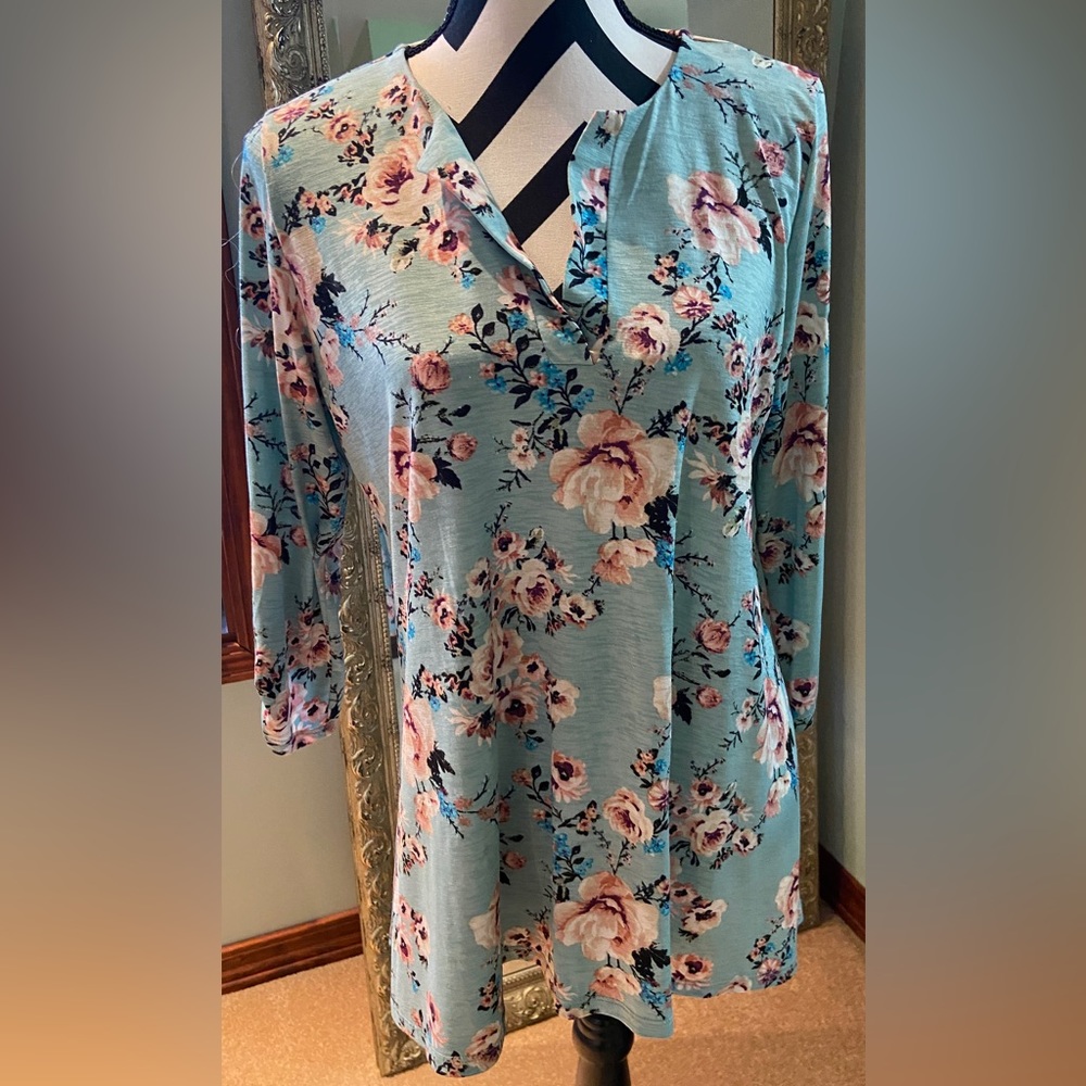 Floral 3/4 sleeve blouse/top